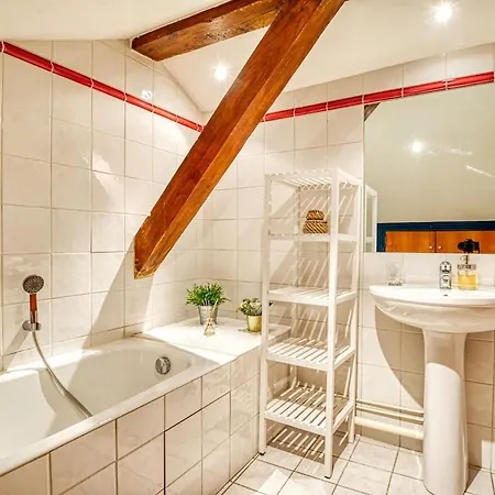 Wehost - Toits - Air-conditioned Duplex - 8 People 4 Bedroom * Lyon
