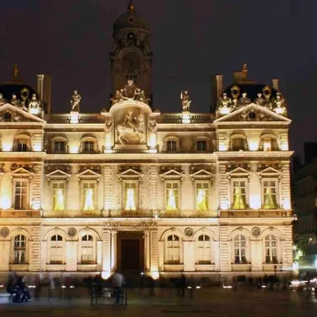 Wehost - Toits - Air-conditioned Duplex - 8 People 4 Bedroom Lyon